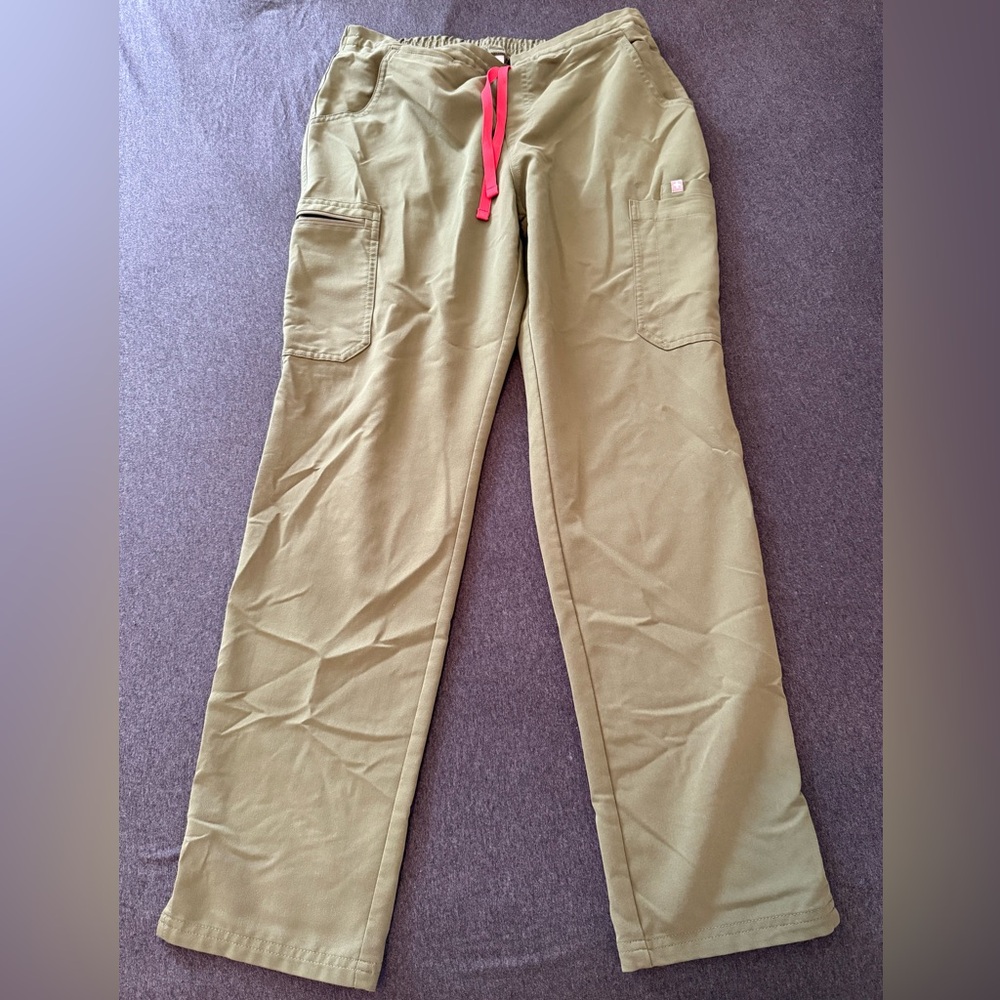 FIGS Olive Green Women’s Scrub Pants M